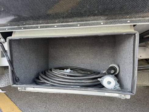Used 2024 Mercedes-Benz Sprinter 3500 image 27