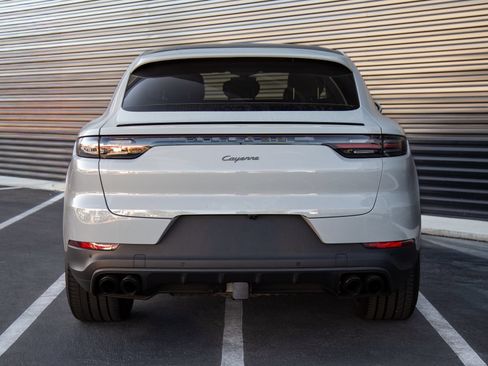 Certified 2023 Porsche Cayenne Platinum Edition AWD/4WD image 6