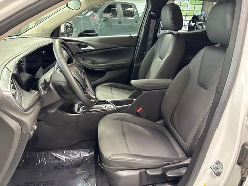 Used 2024 Buick Encore GX Preferred AWD/4WD image 9