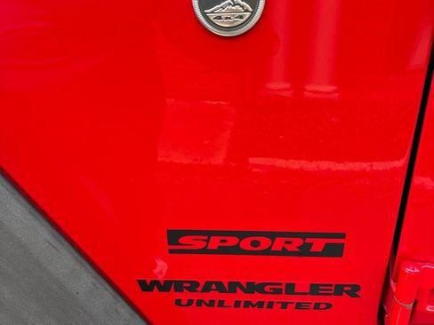 Used 2016 Jeep Wrangler Unlimited Sport w/ Quick Order Package 24S AWD/4WD image 17