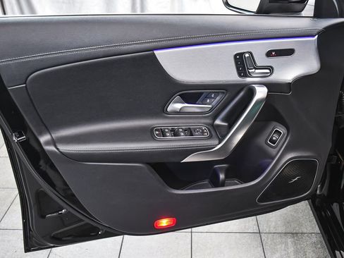 Used 2020 Mercedes-Benz CLA 250 4MATIC image 9