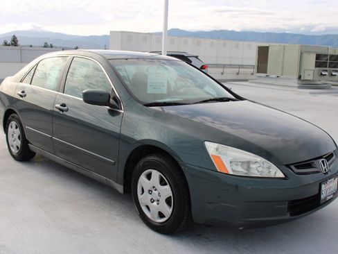 Used 2005 Honda Accord LX image 2