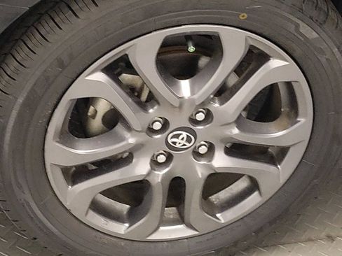 Used 2020 Toyota Yaris LE FWD image 31