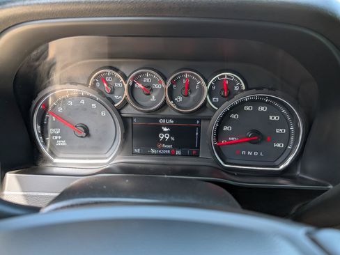 Used 2020 Chevrolet Silverado 1500 LT w/ Convenience Package AWD/4WD image 12