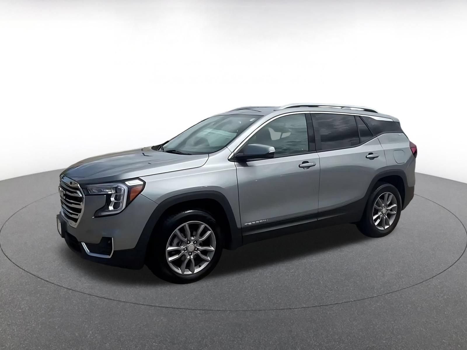Used 2024 GMC Terrain SLT AWD/4WD image 7
