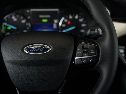Used 2022 Ford Escape SE w/ SE Sport Appearance Package image 22