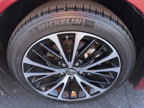 Used 2018 Toyota Camry SE FWD image 24