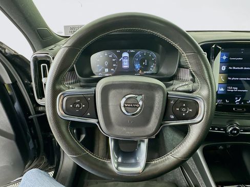 Used 2021 Volvo XC40 T5 R-Design w/ Advanced Package AWD/4WD image 11