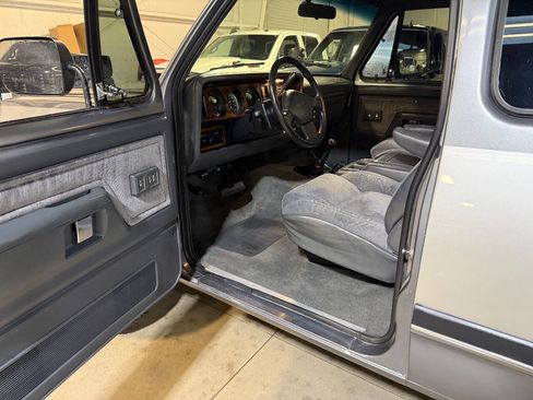 Used 1993 Dodge D/W Truck 350 image 65