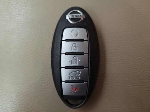 Used 2020 Nissan Pathfinder Platinum FWD image 32