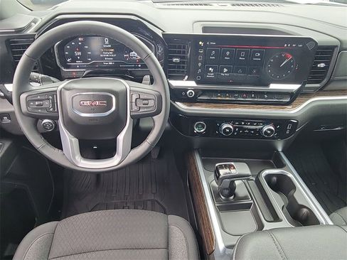 Used 2024 GMC Sierra 1500 Elevation image 11