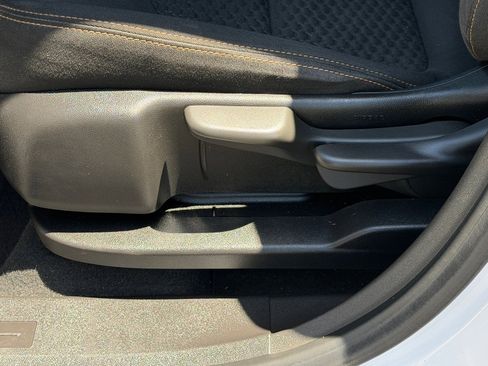 Used 2018 GMC Terrain SLE FWD image 16