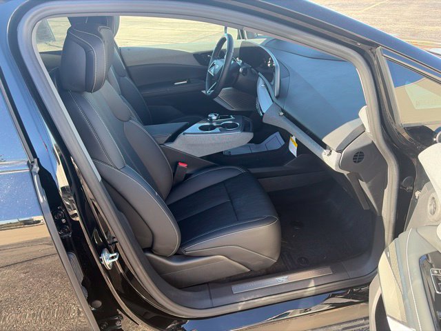 Used 2026 Cadillac Optiq Sport 2 w/ LPO, Floor Liner Package AWD/4WD image 14
