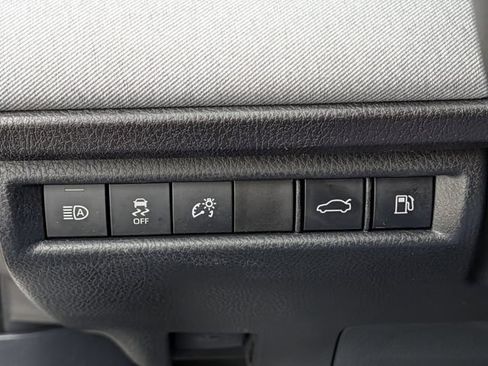 Used 2025 Toyota Camry LE FWD image 22