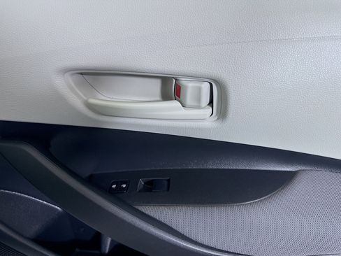 Used 2022 Toyota Corolla LE image 30