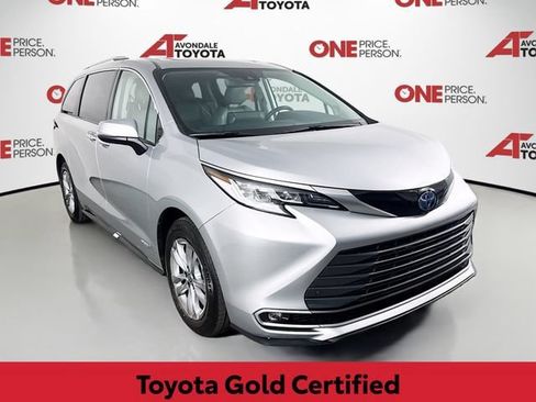 Certified 2021 Toyota Sienna Limited FWD image 1