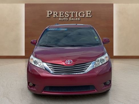 Used 2012 Toyota Sienna XLE FWD image 14