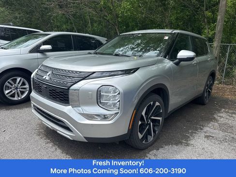 Used 2024 Mitsubishi Outlander SE AWD/4WD image 1