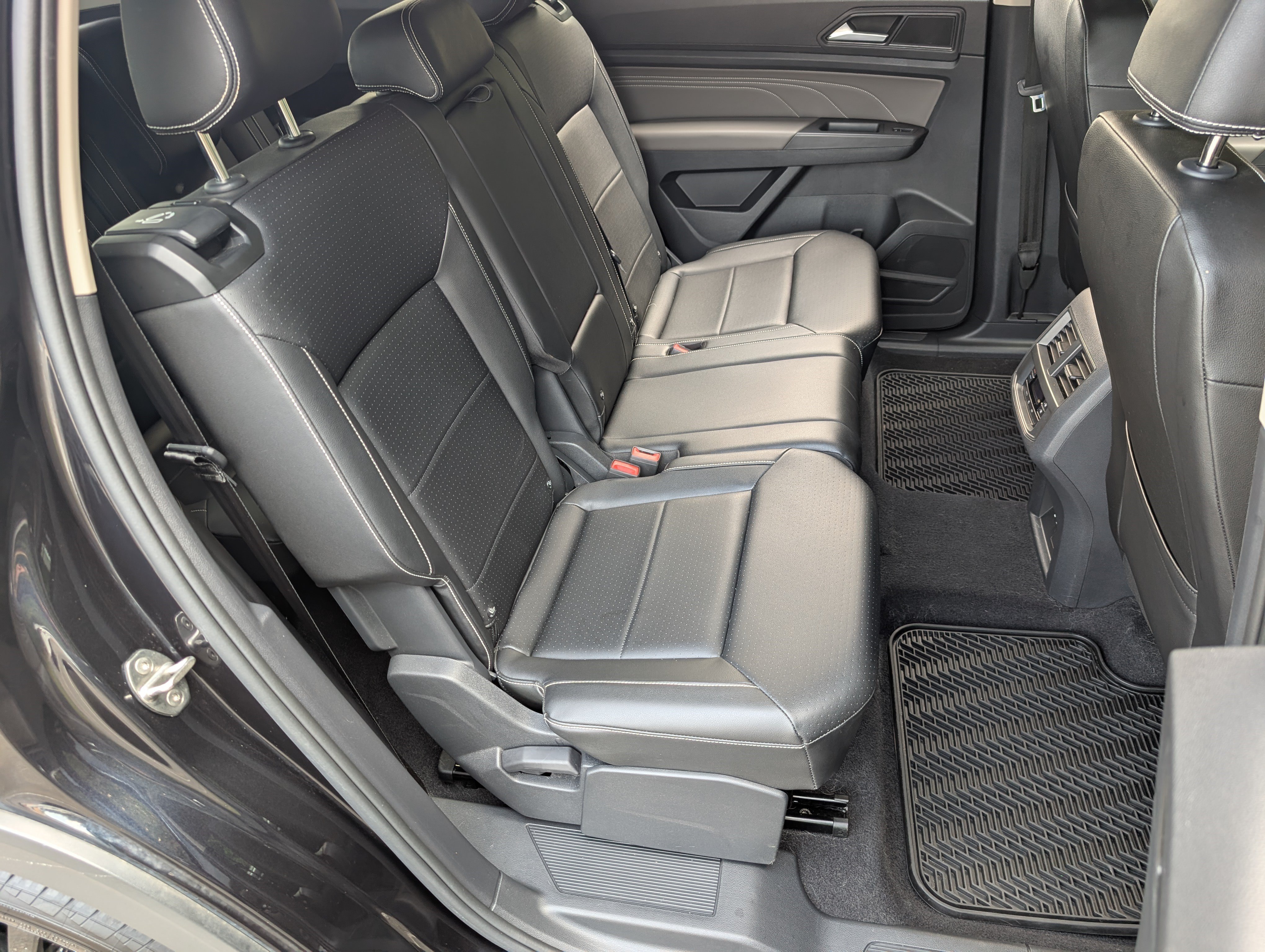 Used 2023 Volkswagen Atlas SE w/ Black Wheel Package FWD image 20