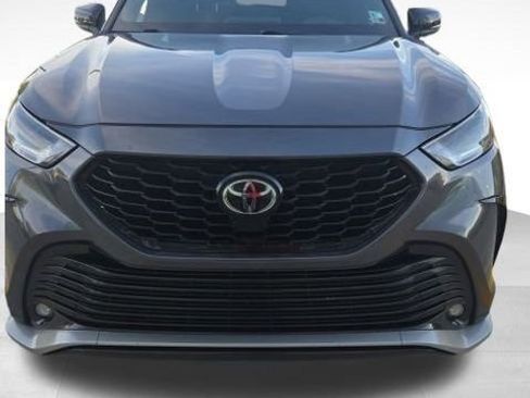 Used 2021 Toyota Highlander XSE image 15