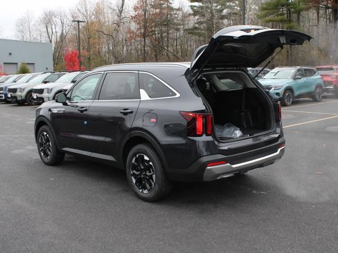 New 2026 Kia Sorento S image 7