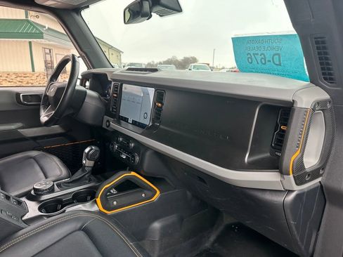 Used 2023 Ford Bronco Badlands image 29