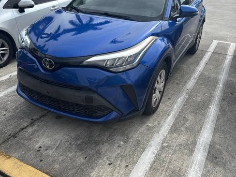 Used 2020 Toyota C-HR LE FWD image 1