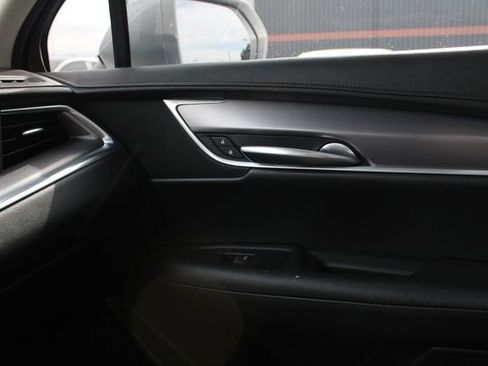 Used 2018 Cadillac XT5 Luxury w/ Driver Awareness Package FWD image 22