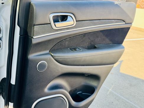 Used 2014 Jeep Grand Cherokee SRT8 w/ Luxury Group II image 41