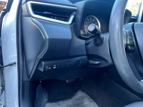 Used 2020 Toyota Corolla LE FWD image 13