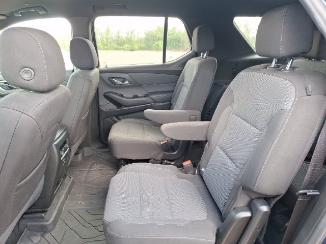 Used 2023 Chevrolet Traverse LT FWD image 13
