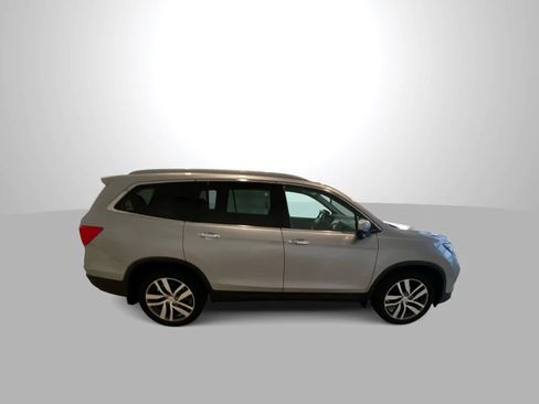 Used 2017 Honda Pilot Touring image 9