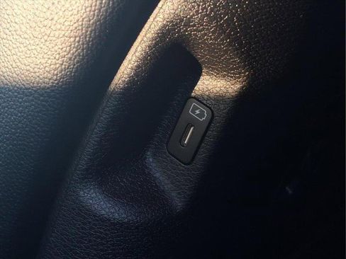 Used 2023 Kia Sportage EX image 11