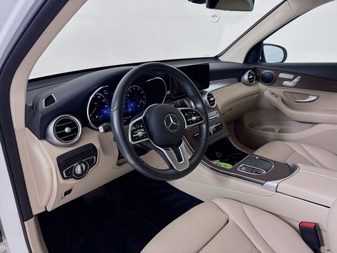 Used 2021 Mercedes-Benz GLC 300 4MATIC image 10