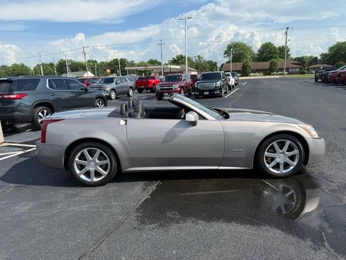 Used 2005 Cadillac XLR image 6