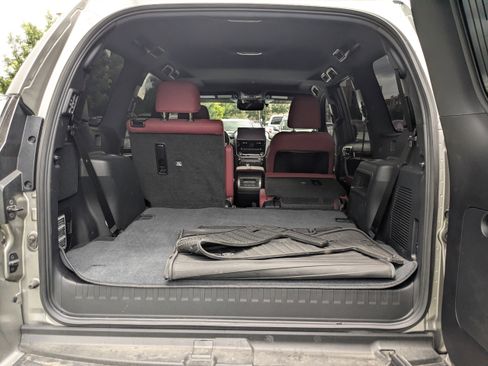 Certified 2023 Lexus GX 460 Premium w/ Accessory Package AWD/4WD image 9