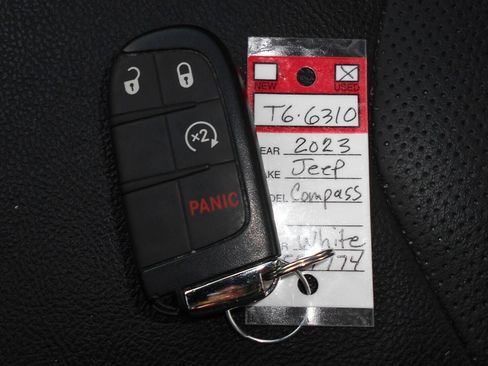 Certified 2023 Jeep Compass Limited AWD/4WD image 9