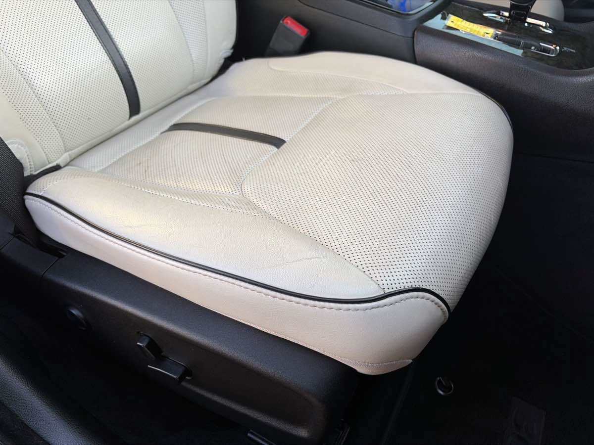 Used 2014 Chrysler 300 Uptown Edition w/ Quick Order Package 22M RWD image 31