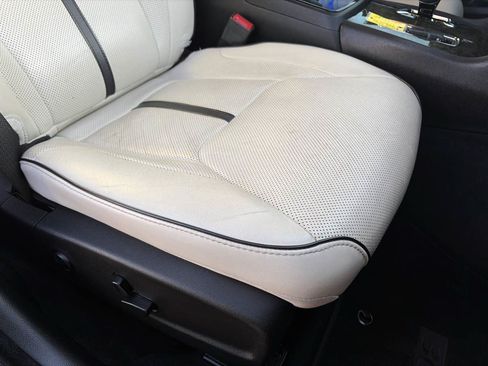 Used 2014 Chrysler 300 Uptown Edition w/ Quick Order Package 22M RWD image 31