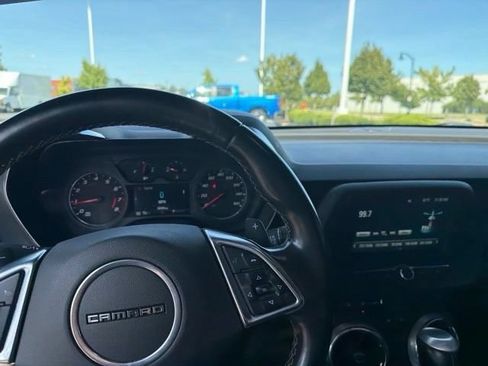 Used 2018 Chevrolet Camaro LT RWD image 10