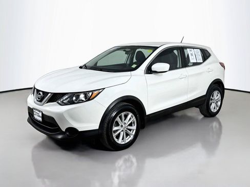 Used 2017 Nissan Rogue Sport S w/ S Appearance Package AWD/4WD image 5