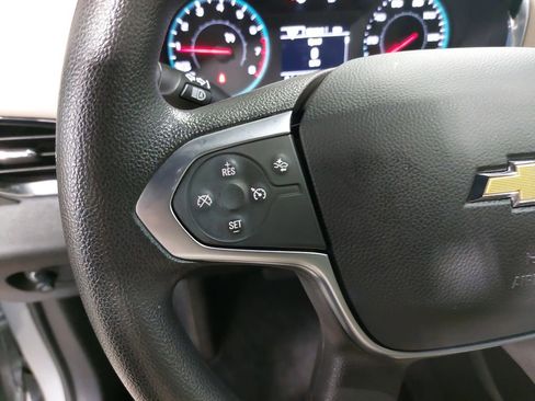 Used 2023 Chevrolet Traverse LS image 16