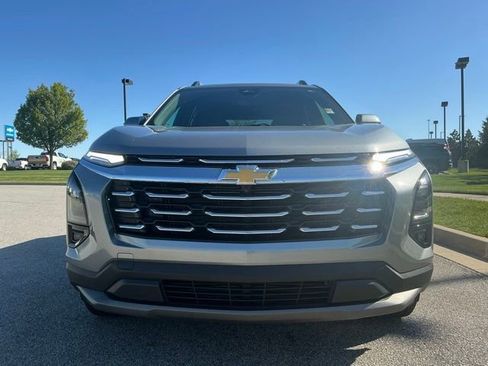 Used 2025 Chevrolet Equinox LT w/ Convenience Package II FWD image 8