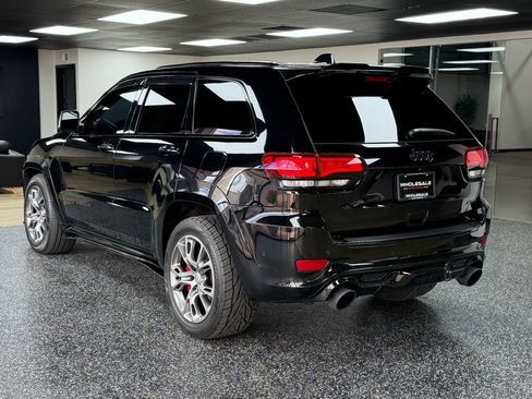Used 2018 Jeep Grand Cherokee SRT image 9
