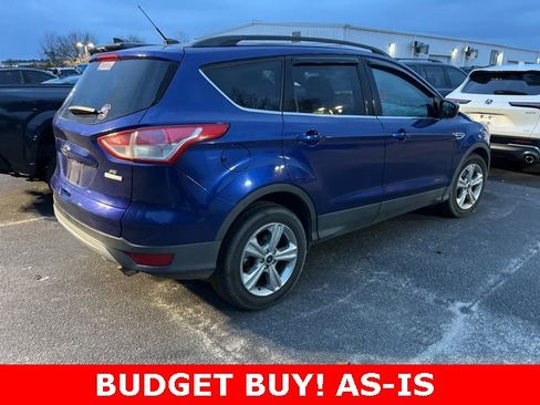 Used 2016 Ford Escape SE w/ Equipment Group 201A image 2