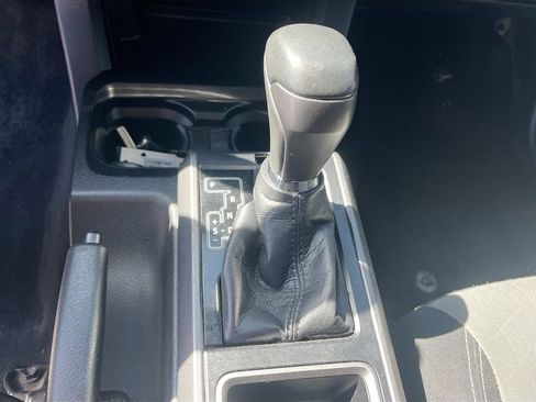 Used 2021 Toyota Tacoma TRD Off-Road w/ Technology Package AWD/4WD image 17