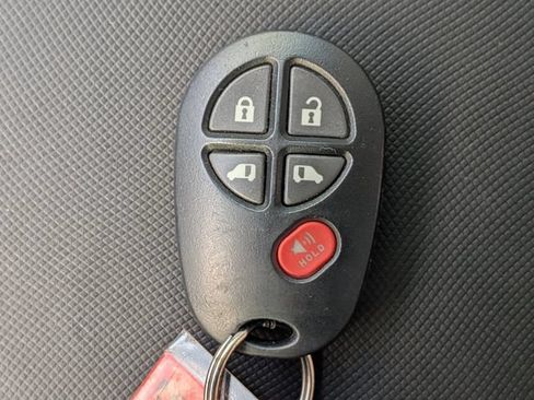 Used 2017 Toyota Sienna LE FWD image 27