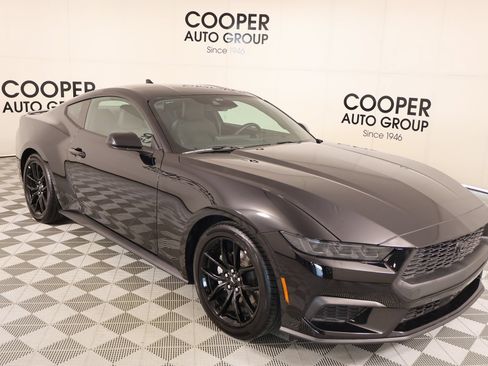 Used 2025 Ford Mustang Coupe RWD image 1
