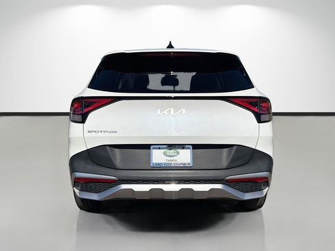 Used 2024 Kia Sportage LX image 4