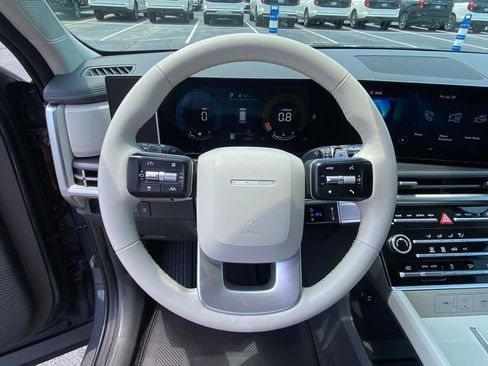Used 2025 Hyundai Santa Fe SE FWD image 13
